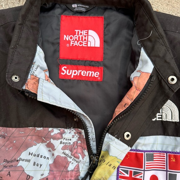 Supreme x The North Face Atlas World Map Expedition Coaches Jacket - Picture 6 of 16